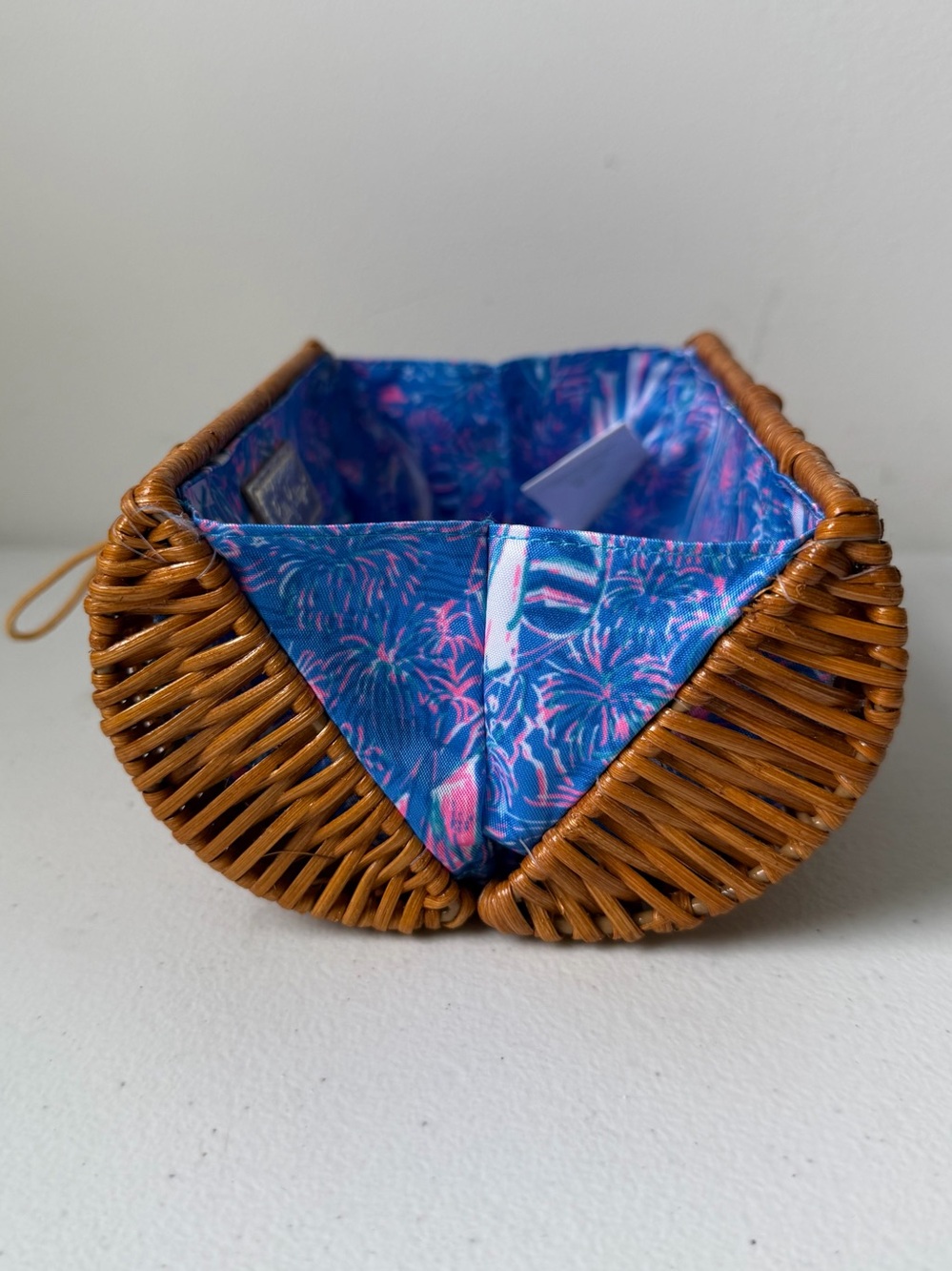 Lilly Pulitzer GWP Wicker Sunglass Case/Clutch
Boca Blue
It's a Sailabration - Picture 8 of 14